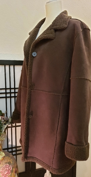 Coat - Picture 4 of 10